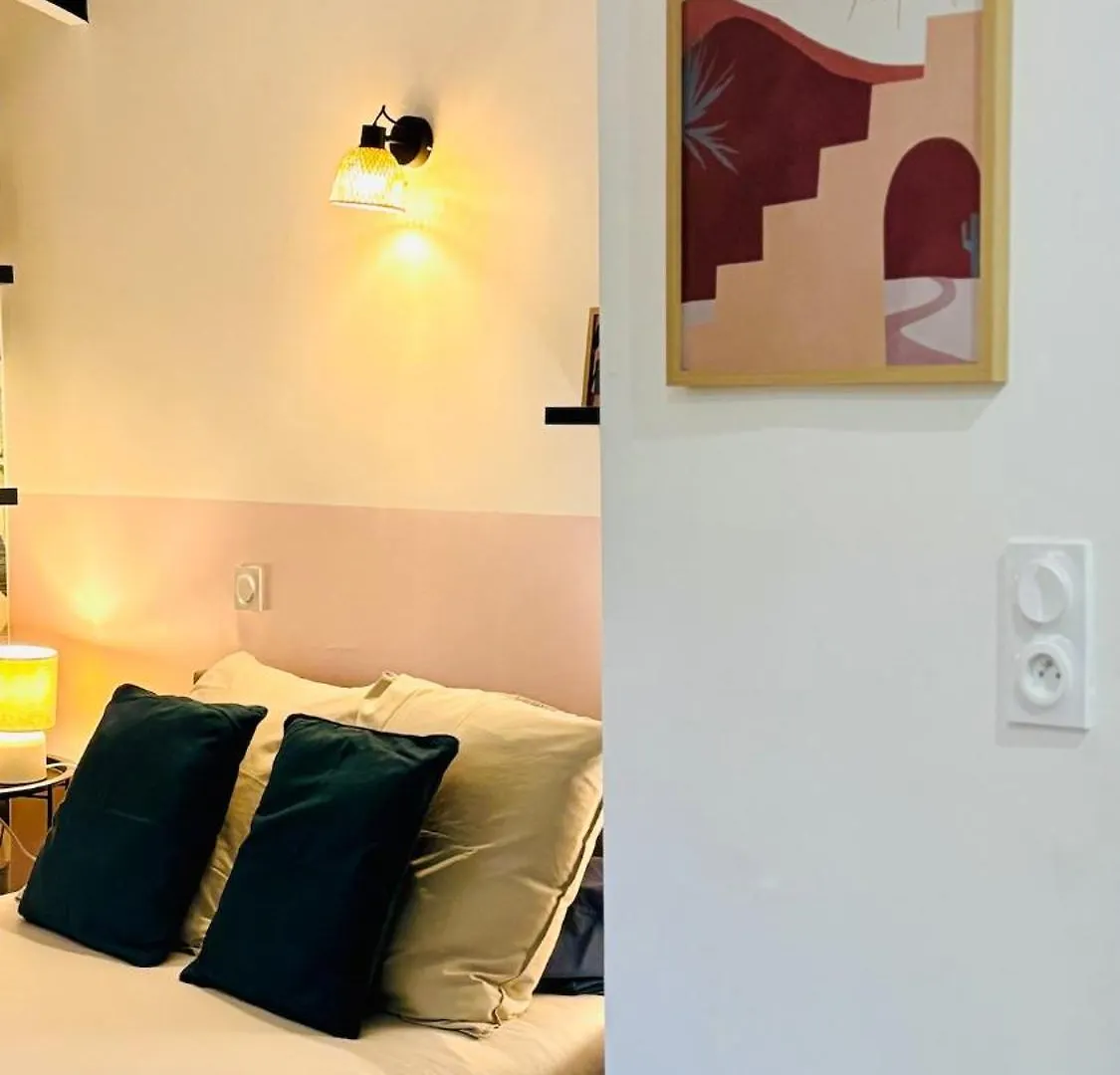 Charmant Studio Renove - Coeur Historique De Grasse - Climatise & Tout Confort Lägenhet